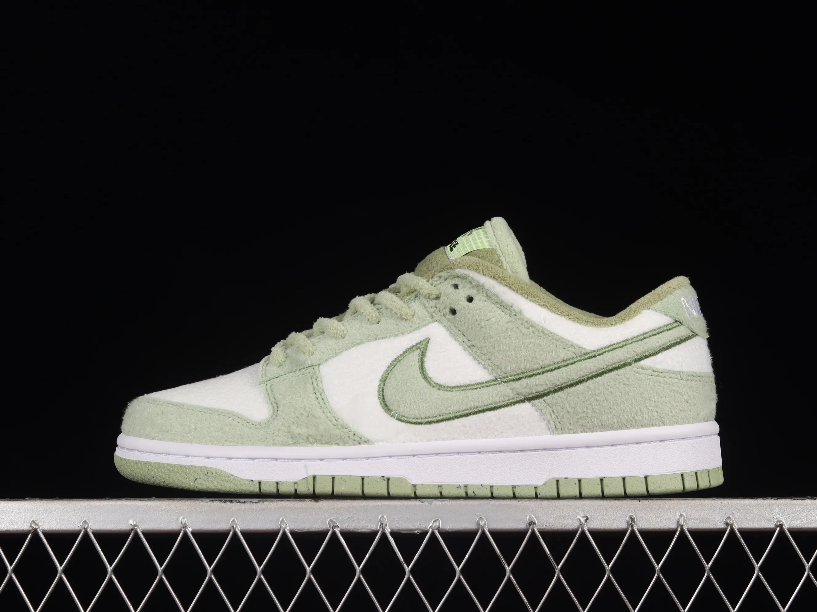 All categories Nk SB Dunk series Nk SB Dunk Low low-top sneakers C version Nk SB Dunk Low wool white green SB low-top sports and leisure sneakers DQ7579-300